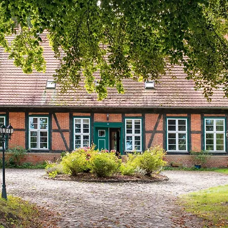 Altes Polchower Pfarrhaus Апартаменты Prebberede