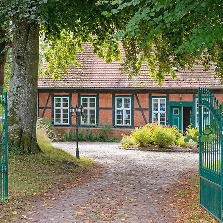 Апартаменты Altes Polchower Pfarrhaus Prebberede