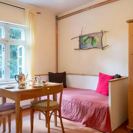 Altes Polchower Pfarrhaus Апартаменты Alt Polchow